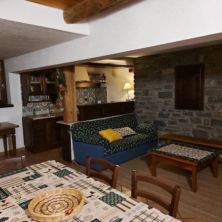 La Taverna Alloggio Ad Uso Turistico - Vda -Sarre - Cir- 0073 Аоста Экстерьер фото
